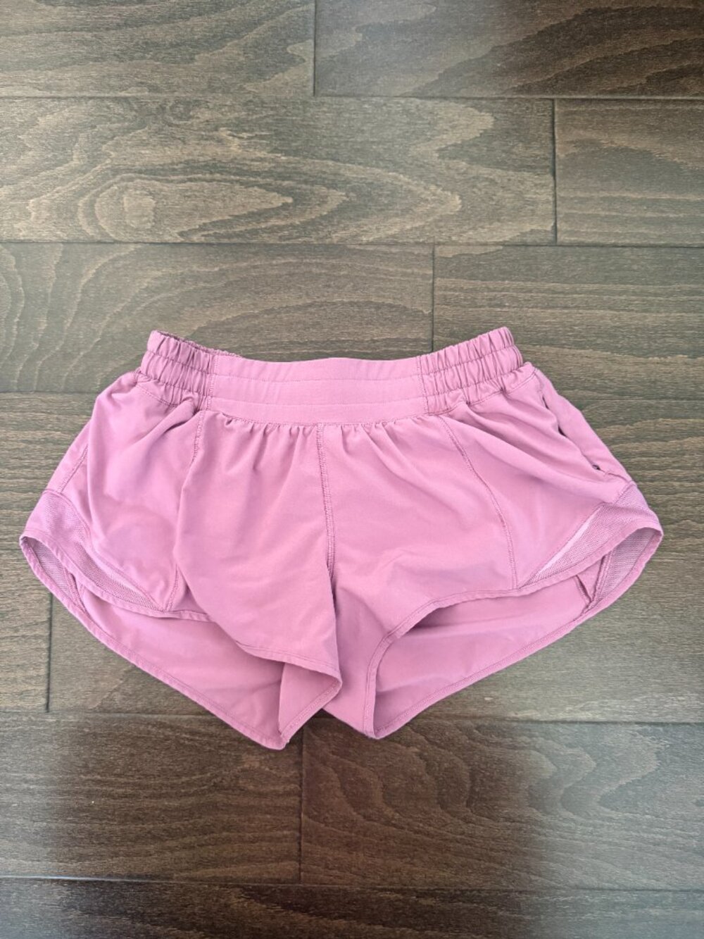 **DISCONTINUED** Lululemon Hotty Hot Short (Regular) - Picture 2 of 5